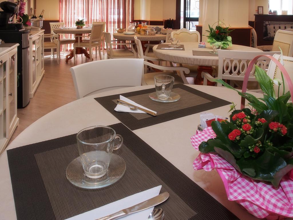 Hotel Due Spade Фиденца Экстерьер фото