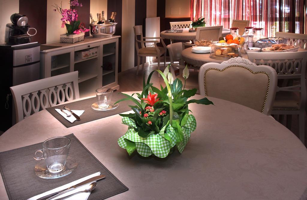 Hotel Due Spade Фиденца Экстерьер фото